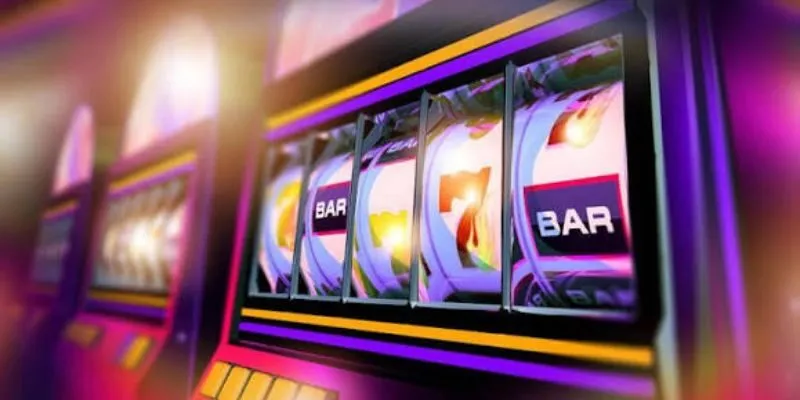 Several online slot games compared by RTP, volatility, and potential winning frequency.